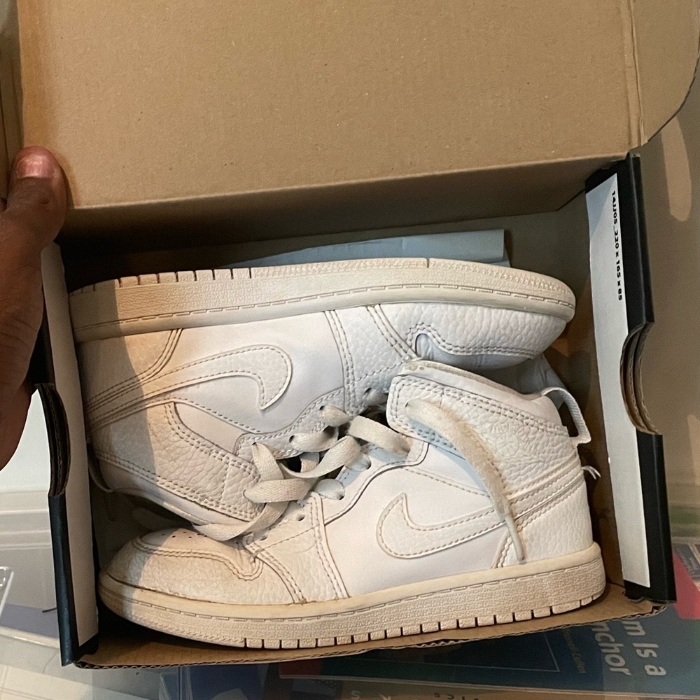 Jordan 1 Mid